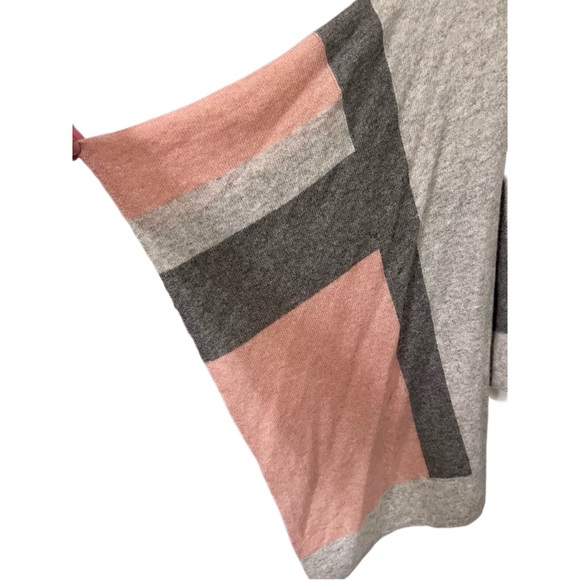 Charter Club Luxury 100% Cashmier One Size Gray Pink Shawl. - Picture 3 of 8